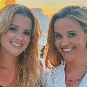 Reese Witherspoon chamou atenção pela semelhança com a filha mais velha, Ava Phillippe, em fotos