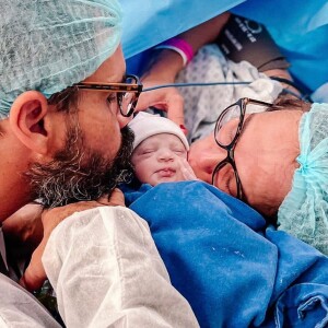 Filha de Juliano Cazarré nasceu com uma cardiopatia congênita rara, chamada Anomalia de Ebstein. A condição afeta 1 a cada 10 mil bebês