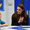 Kate Middleton participa de evento com crianças escoteiras em Londres, na Inglaterra