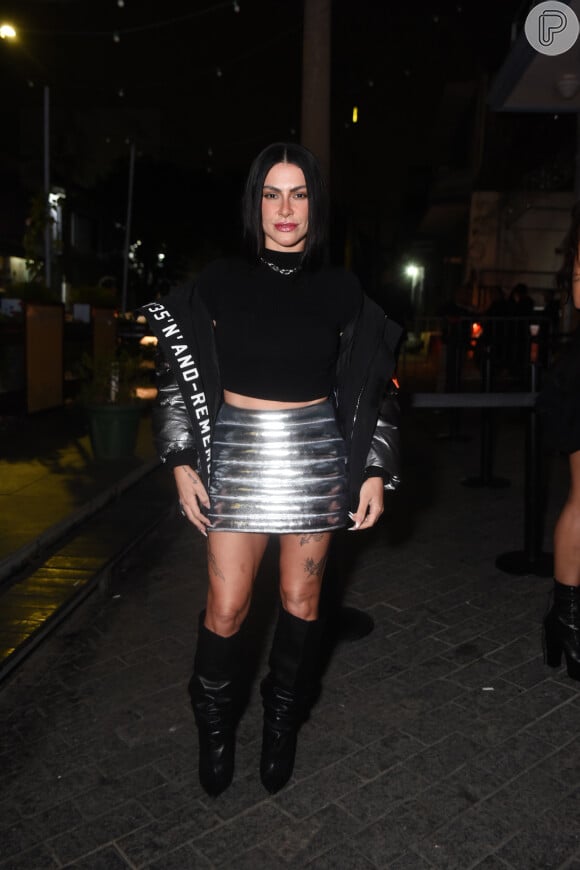 Preto e prata se combinaram em look de Cleo para a festa de Luisa Sonza