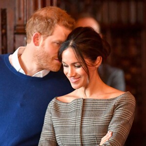 Príncipe Harry e Meghan Markle são assunto há dias por conta do lançamento de um livro que expõe os conflitos entre a atriz e a Família Real