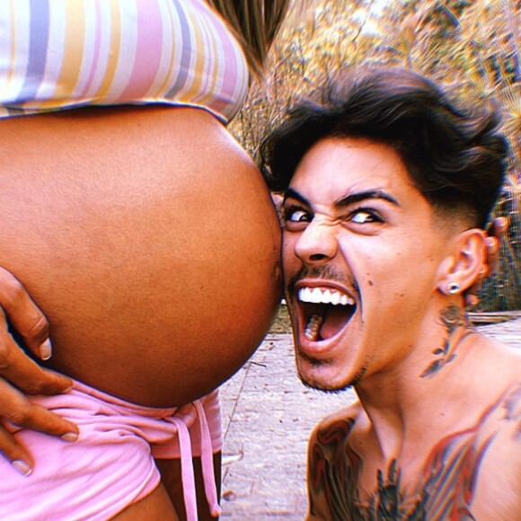 Tays Reis contou que a chegada de Pietra aconteceu semanas antes do previsto: 'Era pra ela vir com 38 a 40 semanas, ela veio com 36'