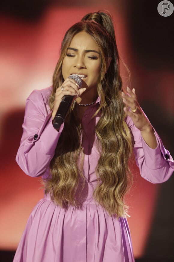 Gabriela Rocha cantou 'Ninguém Explica Deus', 'Vidas aos Sepulcros' e 'Eu Creio'