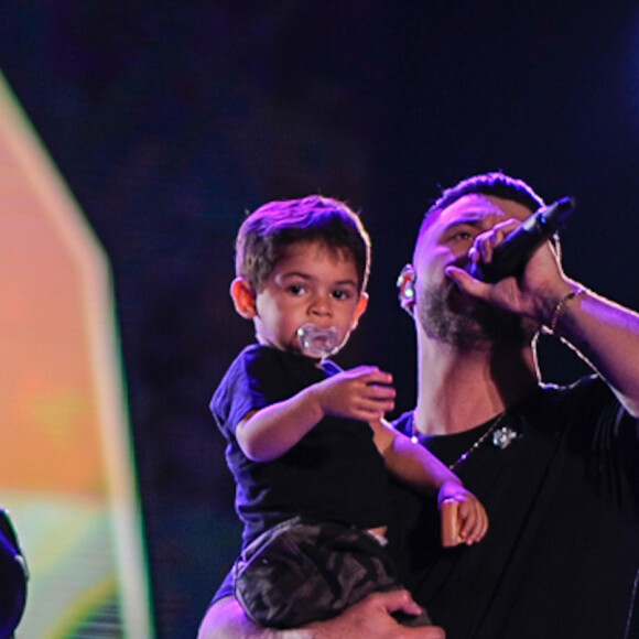 Murilo Huff pediu palmas à Marília Mendonça em show