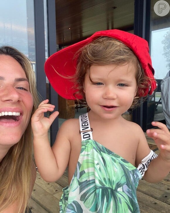 Giovanna Ewbank está em São Paulo aguardando a autorização para viajar com os filhos