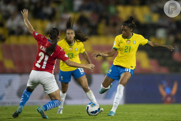 Seleção brasileira feminina venceu a semifinal contra o Paraguai por 2x0