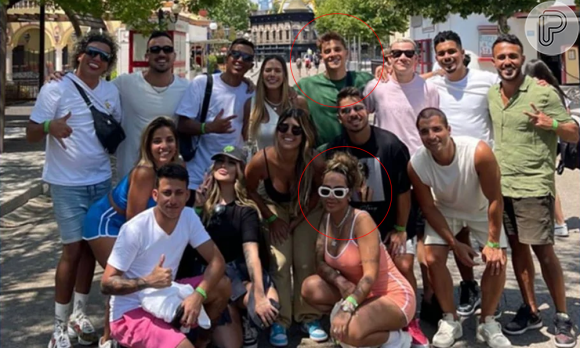 Rafaella Santos e André Lamoglia estiveram juntos com um grupo de amigos durante viagem recente para a Espanha, em julho