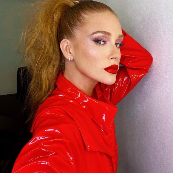 "resolvendo os pepinos", brincou Marina Ruy Barbosa 
