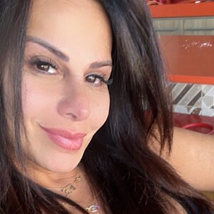 Viviane Araujo completa 36 semanas de gestação neste sábado (06)