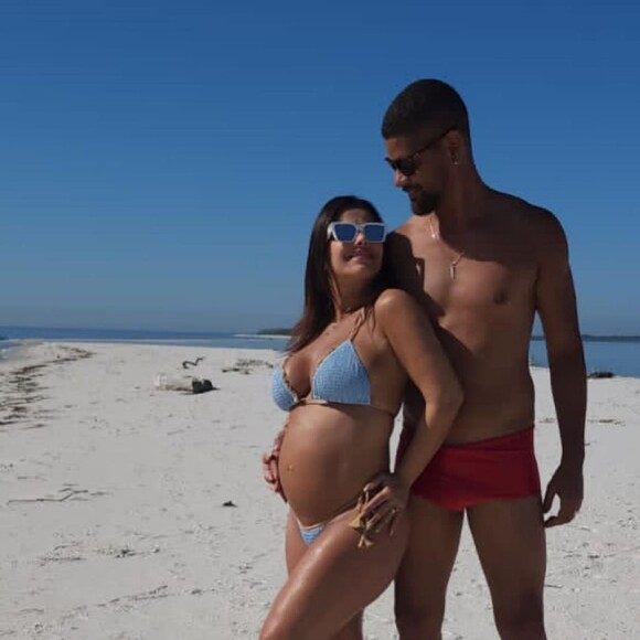 Marido de Viviane Araujo também está ansioso: 'Ontem mesmo, o Guilherme [Militão] falou: 'Amor, você já se deu conta? Falta um mês!''