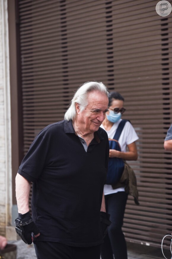 O maestro José Carlos Martins compareceu ao velório de Jô Soares