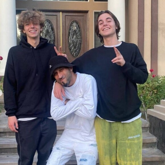 "Como todos sabemos, criar meninos adolescentes nunca é fácil para ninguém", declarou Britney Spears