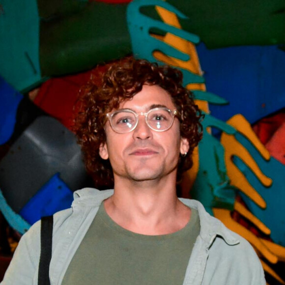 Jesuíta Barbosa já negou namoro com Alanis Guillen