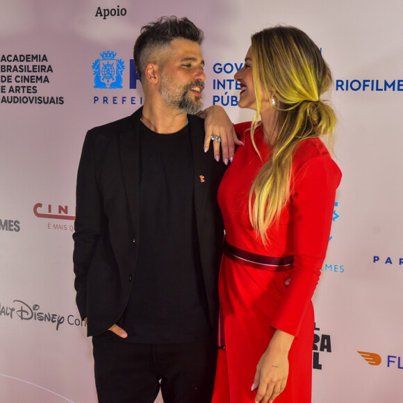 Bruno Gagliasso comemora indicação a prêmio de Melhor Ator em prêmio do cinema