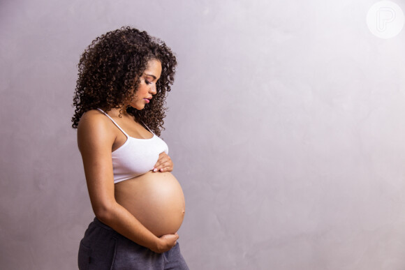 Durante a gravidez, é importante ficar atenta à composição dos produtos para pele do rosto e corpo