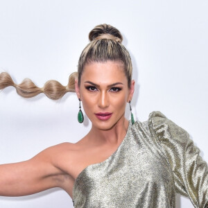 Lívia Andrade tentou ser apresentadora de um programa próprio, o 'Música Mix', mas o projeto não andou