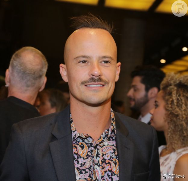 Paulinho Vilhena diz amar Thaila Ayala, Sandy e outras ex ...