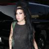 Ainda abalados com a morte de Amy Winehouse, os pais da cantora revelaram que não tem interesse em vender o apartamento onde vivia a cantora, em Londres.