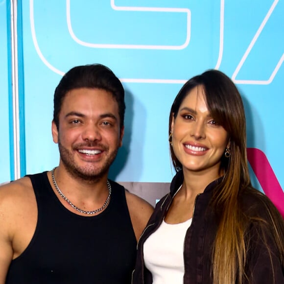 Wesley Safadão levou 60 mil pessoas ao Parque Olímpico do Rio de Janeiro. Nos bastidores, o cantor posou com a esposa, Thyane Dantas