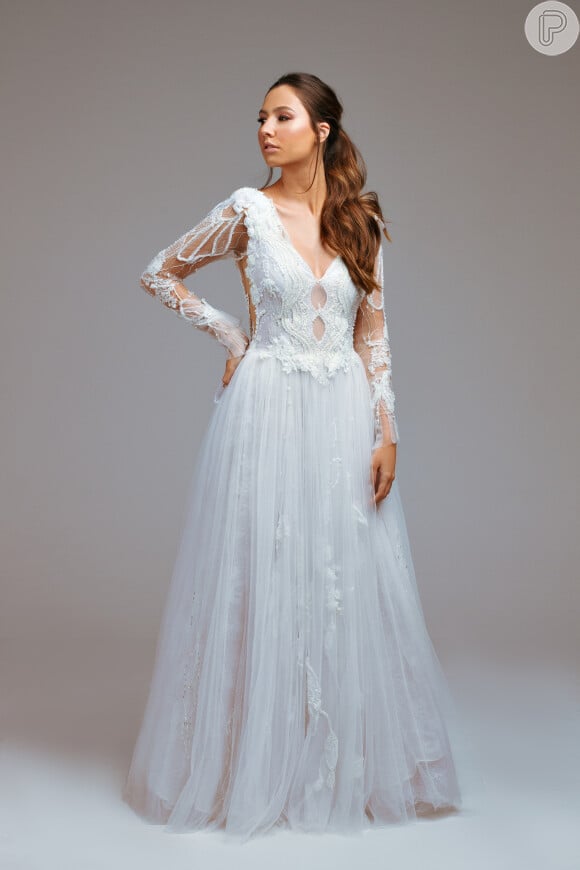 O vestido de noiva ideal para quem quer marcar casamento no Inverno precisa aliar estilo e conforto