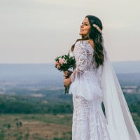 Vestido de noiva para casamento no Inverno: descubra as tendências de moda em alta para um look autêntico!