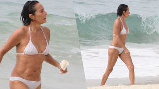Andréa Beltrão: em rara aparição, atriz é flagrada de biquíni em praia carioca. Fotos!