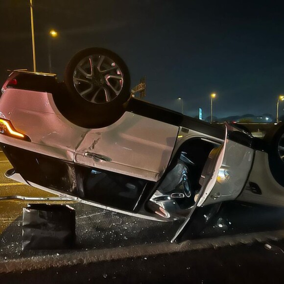 Paula Fernandes dirigia para São Paulo quando seu carro foi atingido por um veículo desgovernado