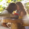 Alberto (Igor Rickli) se declara para Ester (Grazi Massafera) e a beija, em 'Flor do Caribe'