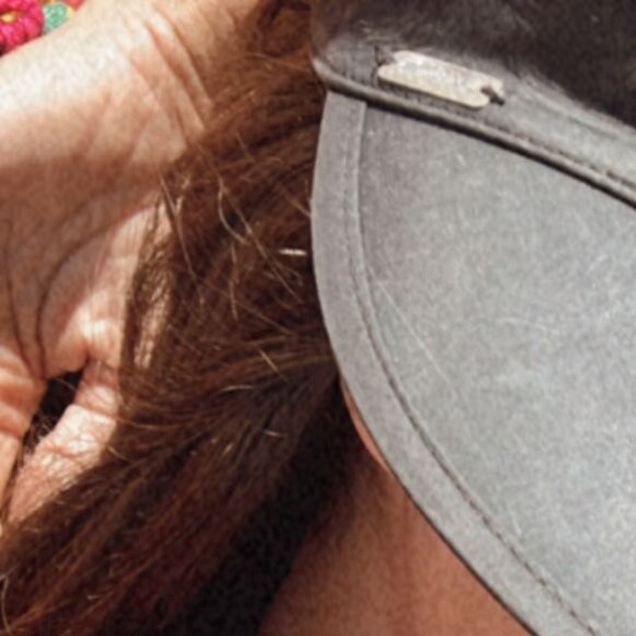 Deborah Secco exibiu barriga sarada em biquíni mínimo