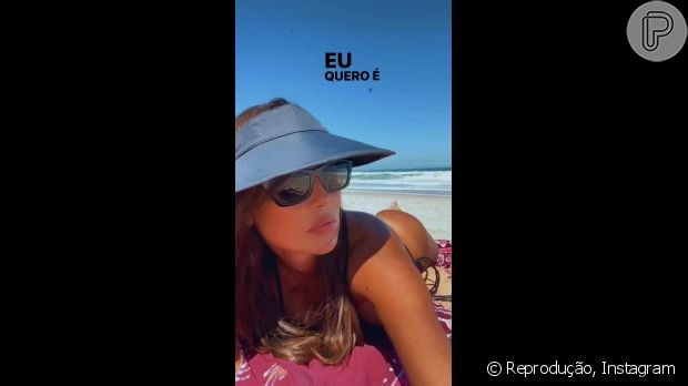 Fotos Deborah Secco Na Praia Exibe Barriga Sarada E Bumbum Em Biquíni Cavado Com Fio Dental 