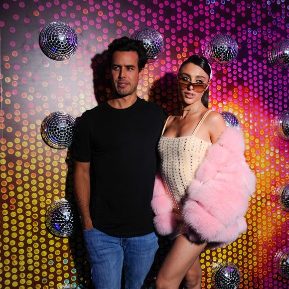 Alexandre Negrão escolheu um look básico para o evento