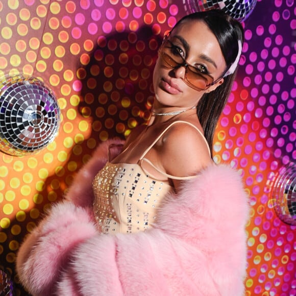 Eliza caprichou no look para a festa de dez anos da NV