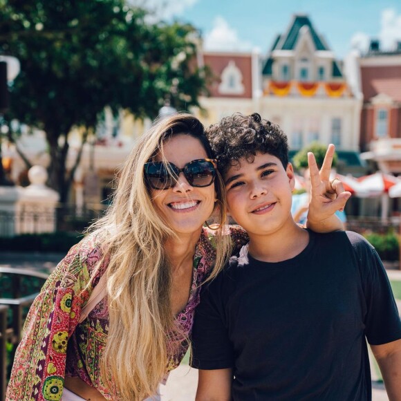 Wanessa foi com os filhos José Marcus, 10, e João Francisco, 8, à Disney