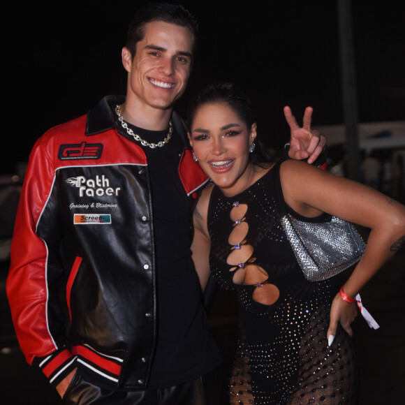 Rock in Rio: Flay aposta em macacão preto com detalhes coloridos