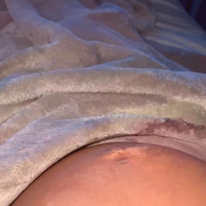 Grávida de 9 meses, Viviane Araujo publicou um vídeo em que Joaquim aparece se mexendo dentro de seu ventre