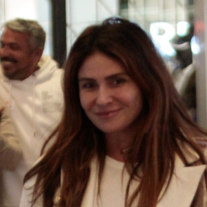 Look descomplicado de Giovanna Antonelli é perfeito para uma produção elegante em dias de frio