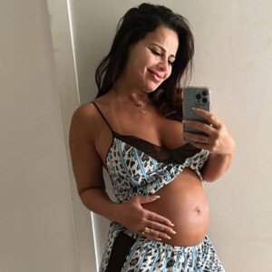 Viviane Araujo compartilhou uma série de fotos durante sua primeira gravidez