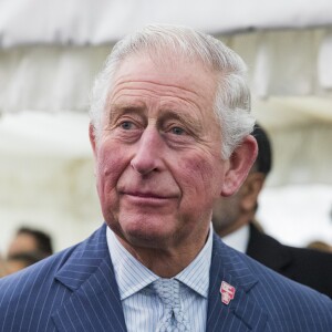 A escolha de Rei Charles III preocupou os entusiastas da Família Real porque existe uma teoria de que este nome é amaldiçoado 