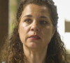 Ex-mulher de Tenório, Maria Bruaca pede para o vilão não decepar o órgão genital de Alcides, na novela 'Pantanal'