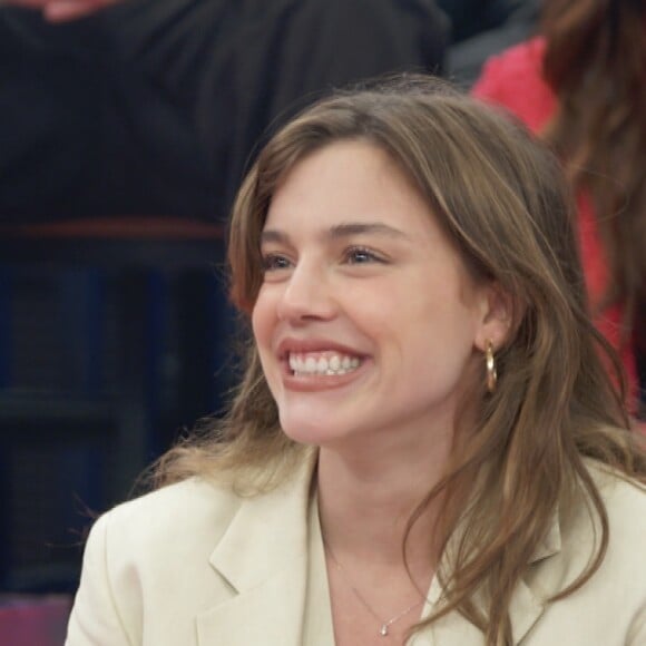 Alice Wegmann trabalhou com José Dumont na série 'Onde Nascem os Fortes', da TV Globo