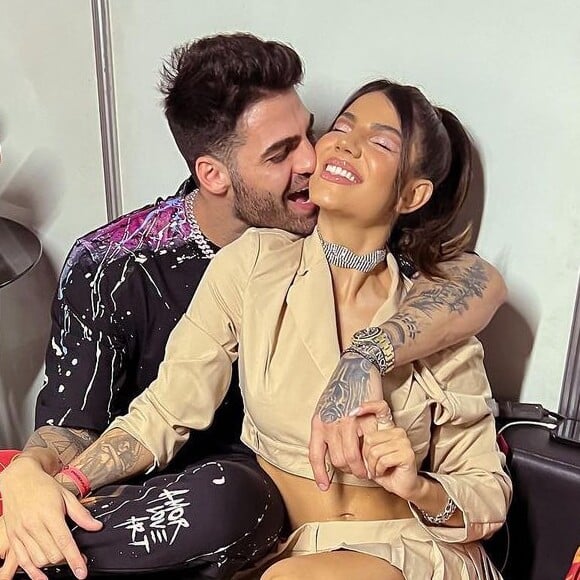Hariany Almeida mostrou surpresa feita pelo namorado DJ Netto no dia de seu aniversário