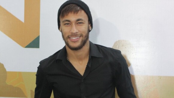 Neymar quer curtir vida de solteiro e não vai assumir namoro, afirma jornal
