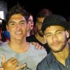 Neymar curtiu a festa M.I.S.S.A ao lado do campeão mundial de surf, Gabriel Medina