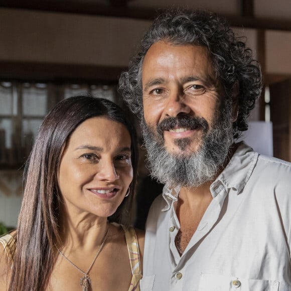 No fim da novela 'Pantanal', após morte de José Leôncio (Marcos Palmeira), Filó (Dira Paes) se recorda de quando conheceu o 'rei do gado'