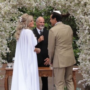 Casamento de Luciano Szafir e Luhanna Szafir foi celebrado no dia do casamento da modelo em 12 de outubro de 2022