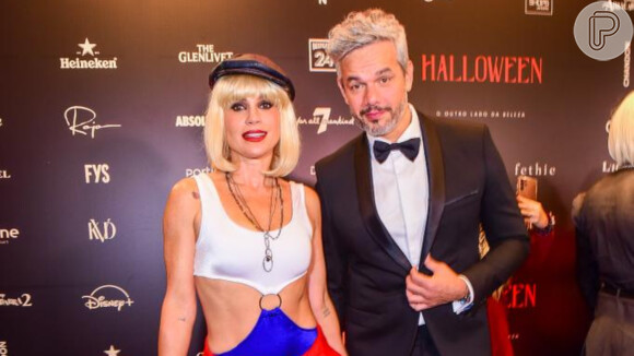 Flávia Alessandra e Otaviano Costa prestigiaram o baile de Halloween da Sephora, em São Paulo