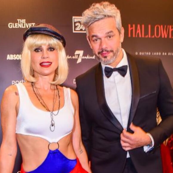 Flávia Alessandra e Otaviano Costa prestigiaram o baile de Halloween da Sephora, em São Paulo