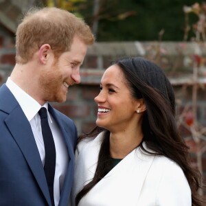 Príncipe Harry e Meghan Markle foram colocados em uma lista provisória de convidados, o que deixa aberta a possibilidade de, até lá, eles serem descartados