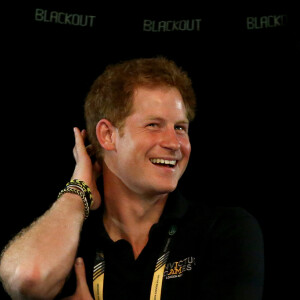 Príncipe Harry deve abordar polêmicas que envolvem Meghan Markle, Princesa Diana e Camilla Parker em livro