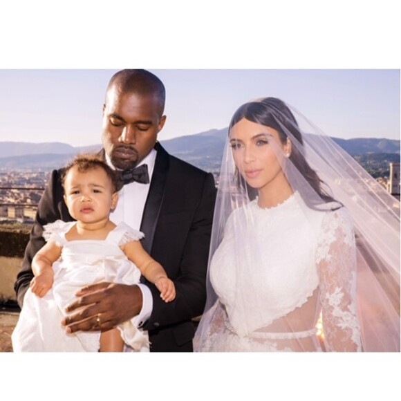 Kim Kardashian é casada com o rapper Kanye West desde maio deste ano. Eles são pais da pequena North West, de 1 ano e meio